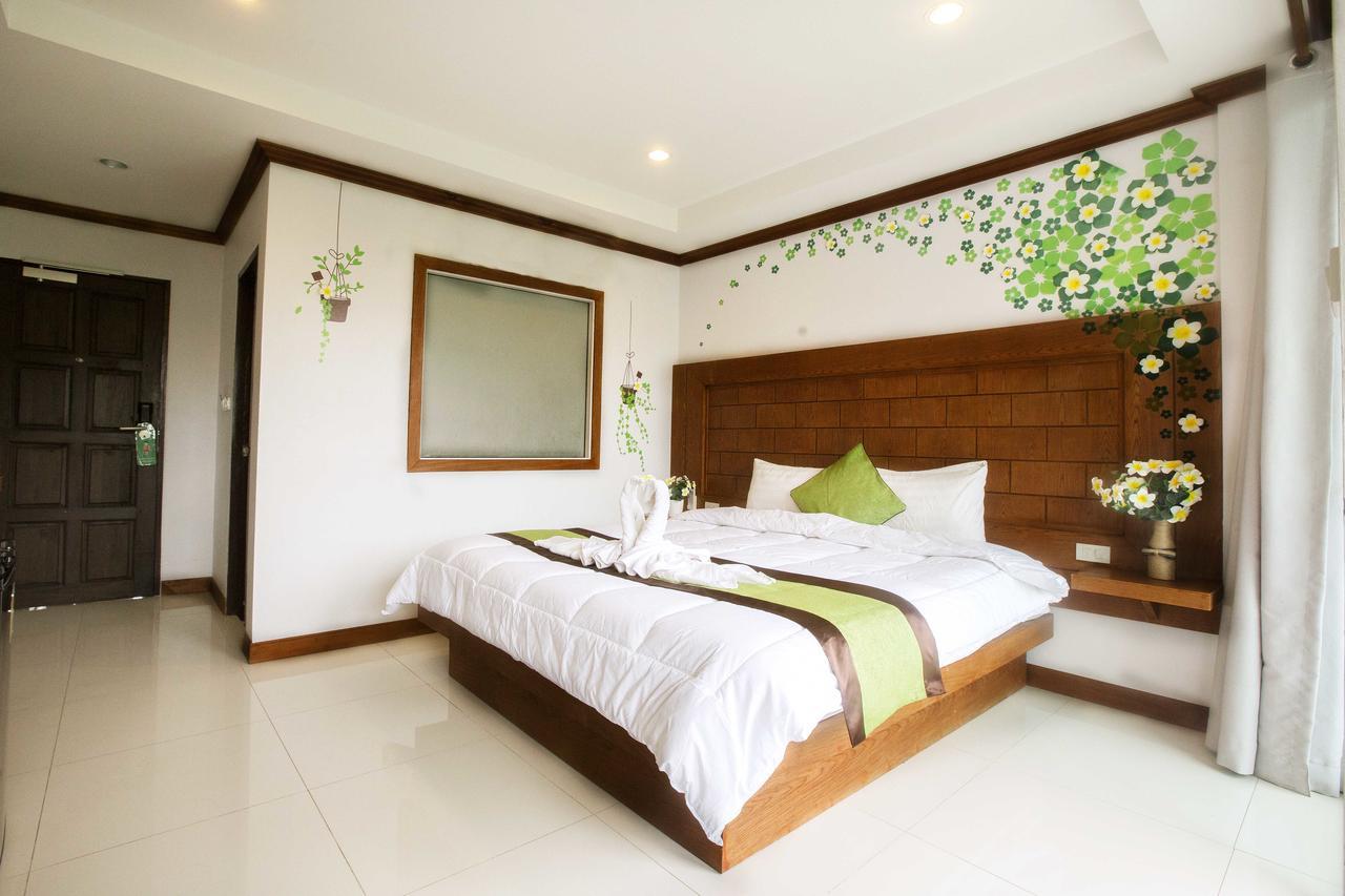 Thira Hotel